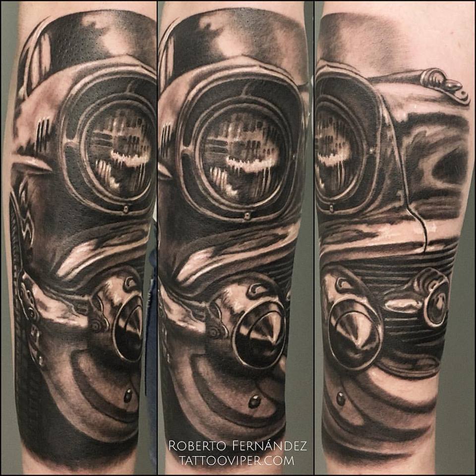 tatuaje Chevy coche chevrolet tattoo en el brazo Roberto Fernandez Castelldefels realismo
